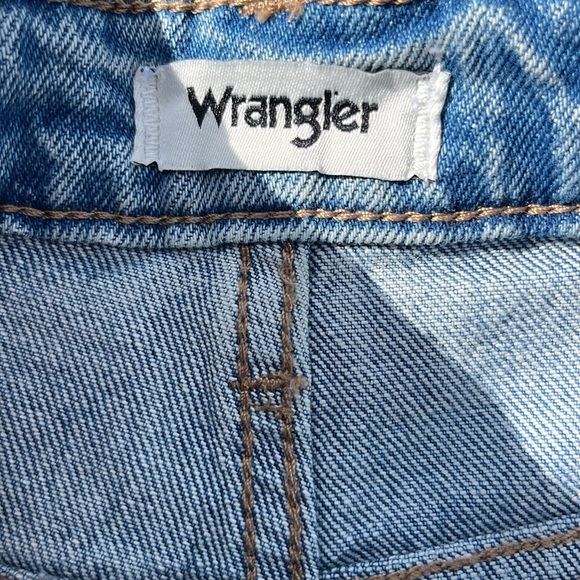 NWT Wrangler High Rise Cowboy Short - Picture 6 of 7